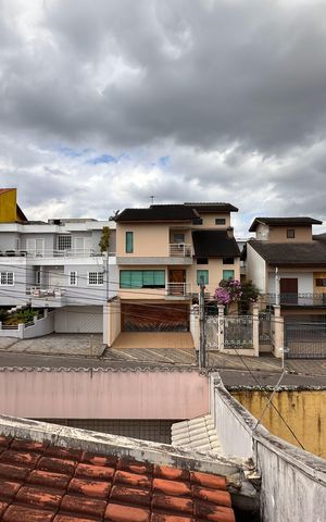Casa à venda com 291m², 3 quartos e 4 vagasVista da Sacada dos Quartos