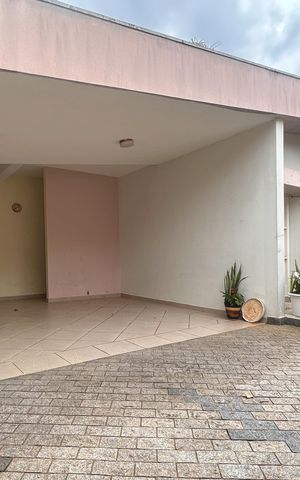 Casa à venda com 291m², 3 quartos e 4 vagasGaragem
