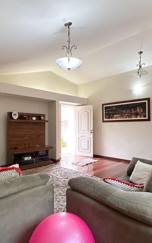 Casa à venda com 291m², 3 quartos e 4 vagasSala
