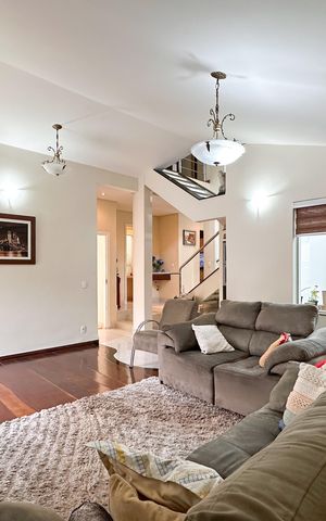 Casa à venda com 291m², 3 quartos e 4 vagasSala