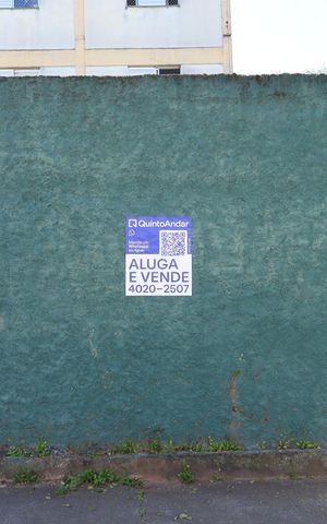 Apartamento à venda com 52m², 2 quartos e 1 vagaPlaca GRANDE instalada na fachada do condomínio, dia 27/07/2026 - Código da placa: ECZZ-588