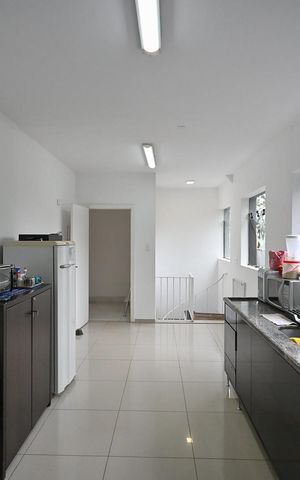 Casa para alugar com 690m², 6 quartos e 5 vagasCozinha