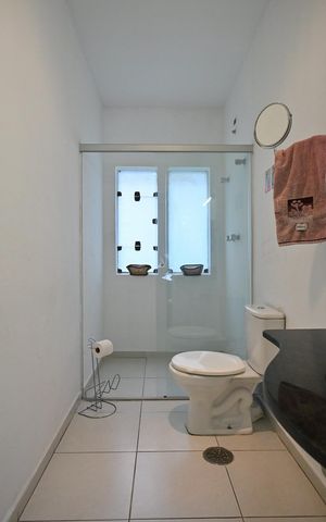 Casa para alugar com 690m², 6 quartos e 5 vagasBanheiro 1
