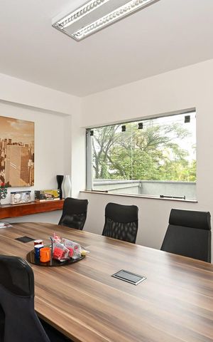 Casa para alugar com 690m², 6 quartos e 5 vagasEscritório