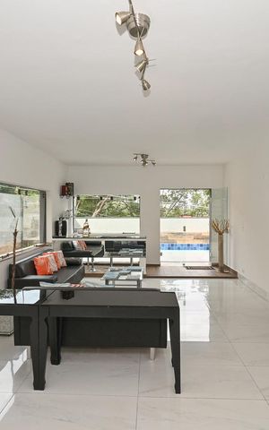Casa para alugar com 690m², 6 quartos e 5 vagasSala