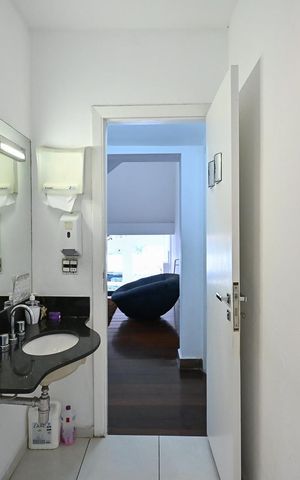 Casa para alugar com 690m², 6 quartos e 5 vagasBanheiro 1