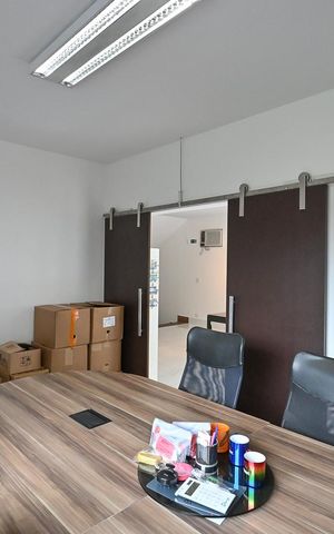 Casa para alugar com 690m², 6 quartos e 5 vagasEscritório
