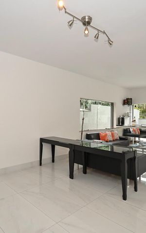 Casa para alugar com 690m², 6 quartos e 5 vagasSala
