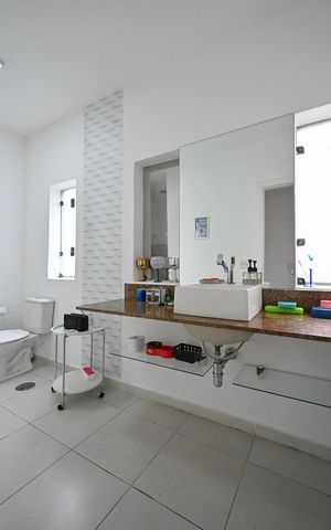 Casa para alugar com 690m², 6 quartos e 5 vagasBanheiro Suíte 2