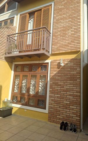 Casa à venda com 141m², 3 quartos e 2 vagas Casa à venda com 141m², 3 quartos e 2 vagasÁrea externa