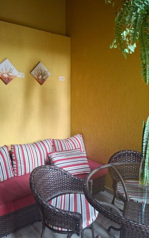 Casa à venda com 141m², 3 quartos e 2 vagas Casa à venda com 141m², 3 quartos e 2 vagasÁrea externa