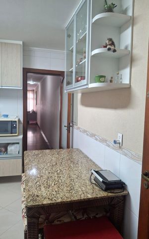 Casa à venda com 141m², 3 quartos e 2 vagas Casa à venda com 141m², 3 quartos e 2 vagasCozinha