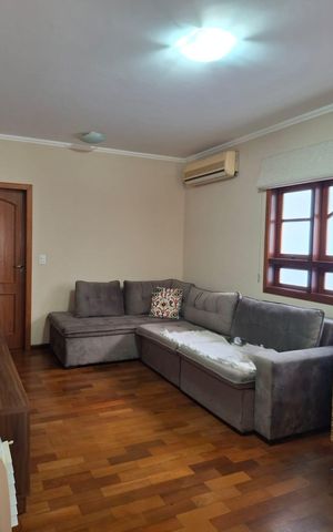 Casa à venda com 141m², 3 quartos e 2 vagas Casa à venda com 141m², 3 quartos e 2 vagasSala