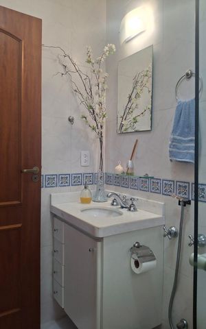 Casa à venda com 141m², 3 quartos e 2 vagas Casa à venda com 141m², 3 quartos e 2 vagasBanheiro