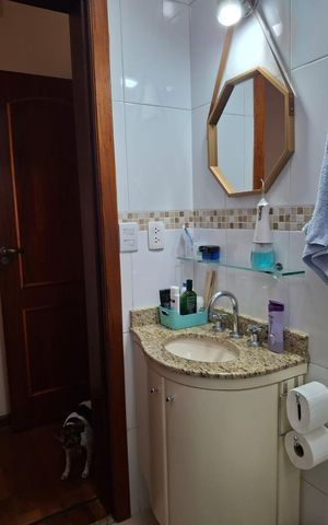 Casa à venda com 141m², 3 quartos e 2 vagas Casa à venda com 141m², 3 quartos e 2 vagasBanheiro