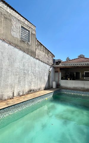 Casa à venda com 638m², 8 quartos e 4 vagas Casa à venda com 638m², 8 quartos e 4 vagasPiscina - Casa 1 e 2