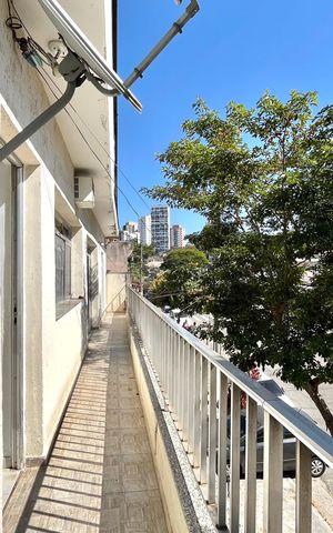 Casa à venda com 638m², 8 quartos e 4 vagas Casa à venda com 638m², 8 quartos e 4 vagasVaranda - Casa 2