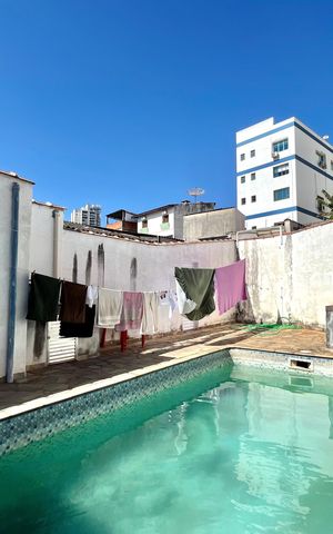 Casa à venda com 638m², 8 quartos e 4 vagas Casa à venda com 638m², 8 quartos e 4 vagasPiscina - Casa 1 e 2