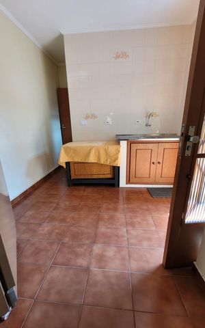 Casa à venda com 180m², 3 quartos e 2 vagas Casa à venda com 180m², 3 quartos e 2 vagasCozinha