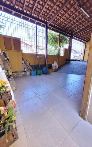 Casa à venda com 180m², 3 quartos e 2 vagas Casa à venda com 180m², 3 quartos e 2 vagasÁrea externa