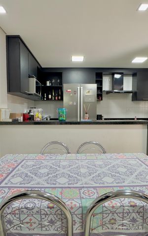 Casa à venda com 249m², 5 quartos e 2 vagas