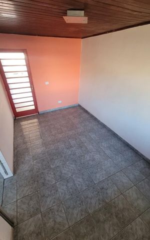 Casa à venda com 240m², 2 quartos e 2 vagas Casa à venda com 240m², 2 quartos e 2 vagasSala
