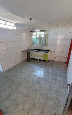 Casa à venda com 240m², 2 quartos e 2 vagas Casa à venda com 240m², 2 quartos e 2 vagasBanheiro