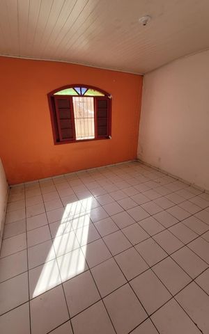 Casa à venda com 240m², 2 quartos e 2 vagas Casa à venda com 240m², 2 quartos e 2 vagasSala
