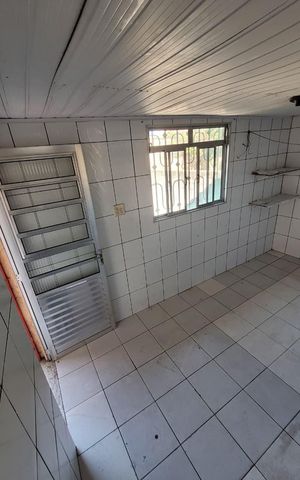 Casa à venda com 240m², 2 quartos e 2 vagas Casa à venda com 240m², 2 quartos e 2 vagasBanheiro