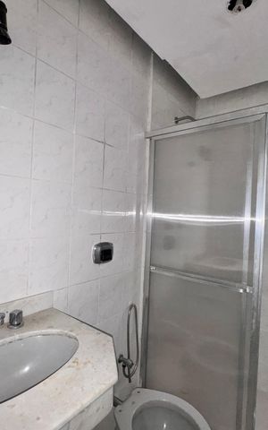 Apartamento à venda com 81m², 3 quartos e 1 vaga Apartamento à venda com 81m², 3 quartos e 1 vagaBanheiro Social