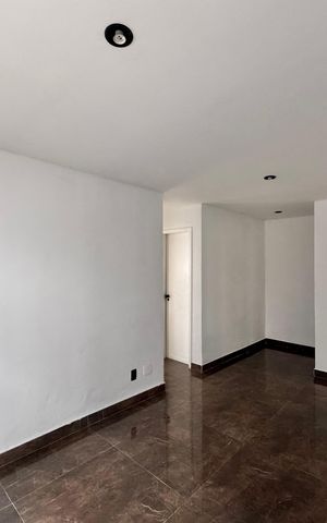 Apartamento à venda com 81m², 3 quartos e 1 vaga Apartamento à venda com 81m², 3 quartos e 1 vagaSala