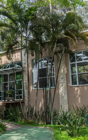 Casa de condomínio para alugar com 260m², 5 quartos e 4 vagasAcademia