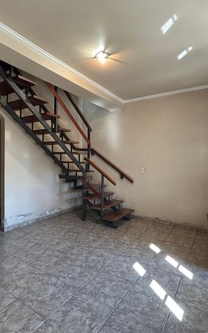 Casa para alugar com 167m², 3 quartos e sem vaga Casa para alugar com 167m², 3 quartos e sem vagaSala