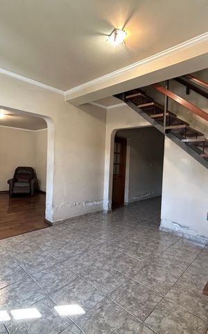 Casa para alugar com 167m², 3 quartos e sem vaga Casa para alugar com 167m², 3 quartos e sem vagaSala