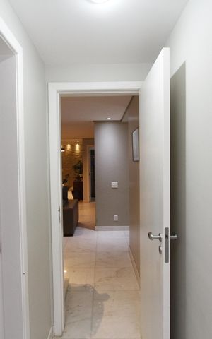 Apartamento à venda com 180m², 4 quartos e 3 vagasCorredor