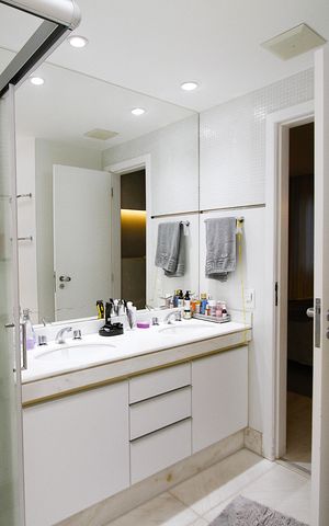Apartamento à venda com 180m², 4 quartos e 3 vagasBanheiro do Quarto 3