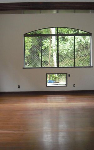 Casa para alugar com 10m², 7 quartos e 6 vagas Casa para alugar com 10m², 7 quartos e 6 vagasSala