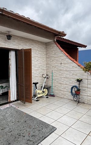 Casa à venda com 180m², 4 quartos e 2 vagas Casa à venda com 180m², 4 quartos e 2 vagasQuarto 4 Varanda