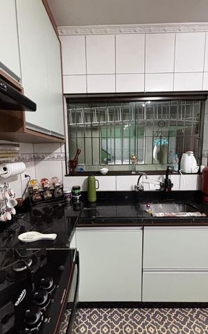 Casa à venda com 180m², 4 quartos e 2 vagas Casa à venda com 180m², 4 quartos e 2 vagasCozinha