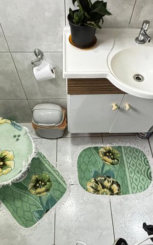 Casa à venda com 180m², 4 quartos e 2 vagas Casa à venda com 180m², 4 quartos e 2 vagasBanheiro
