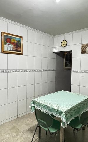Casa à venda com 180m², 4 quartos e 2 vagas Casa à venda com 180m², 4 quartos e 2 vagasCozinha