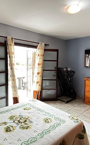 Casa à venda com 180m², 4 quartos e 2 vagas Casa à venda com 180m², 4 quartos e 2 vagasQuarto 4