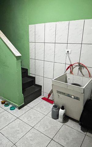 Casa à venda com 180m², 4 quartos e 2 vagas Casa à venda com 180m², 4 quartos e 2 vagasÁrea de Serviço