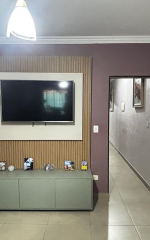 Casa à venda com 180m², 4 quartos e 2 vagas Casa à venda com 180m², 4 quartos e 2 vagasSala