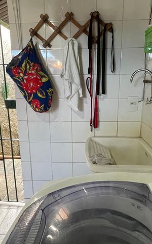 Casa à venda com 179m², 3 quartos e 2 vagasÁrea de Serviço