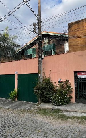 Casa à venda com 179m², 3 quartos e 2 vagasFachada