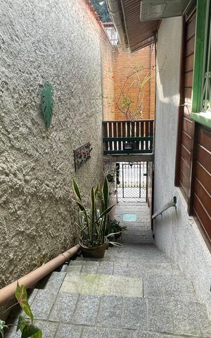 Casa à venda com 179m², 3 quartos e 2 vagasEntrada