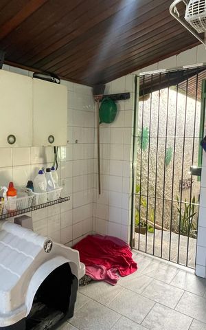 Casa à venda com 179m², 3 quartos e 2 vagasÁrea de Serviço