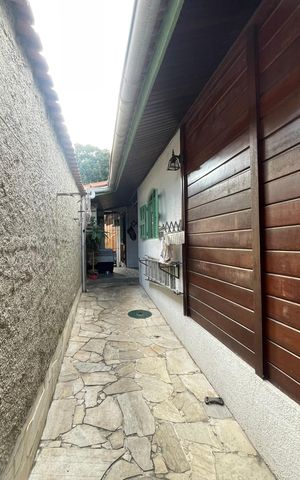 Casa à venda com 179m², 3 quartos e 2 vagasÁrea de Serviço