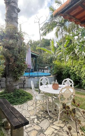 Casa à venda com 179m², 3 quartos e 2 vagasÁrea externa
